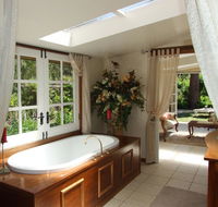 Shakespeare's Wilderness Chalet - Yamba Accommodation