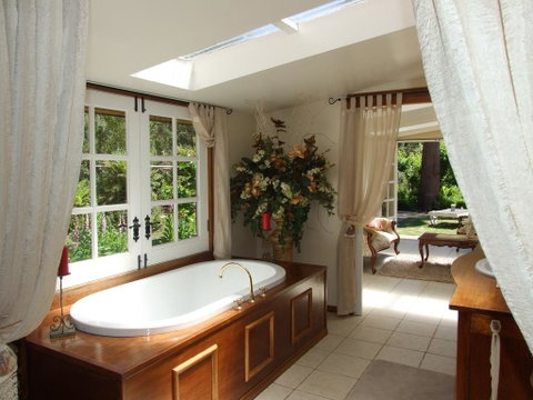 Shakespeare's Wilderness Chalet - Yamba Accommodation 0