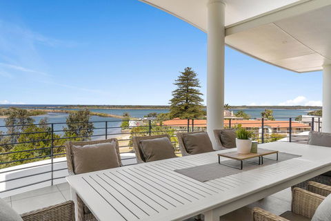 Shawhaven - Yamba Accommodation 0