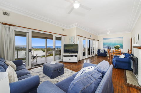 Shellseekers, 4 Hodgson Street - Yamba Accommodation 1