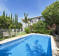 SHOAL BAY RIGGERS - Yamba Accommodation