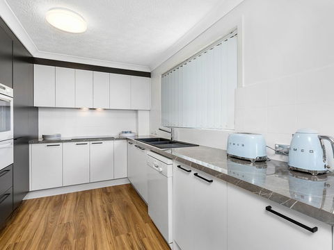 Shoreline Six With Ocean Views To See The Whales - Yamba Accommodation 2