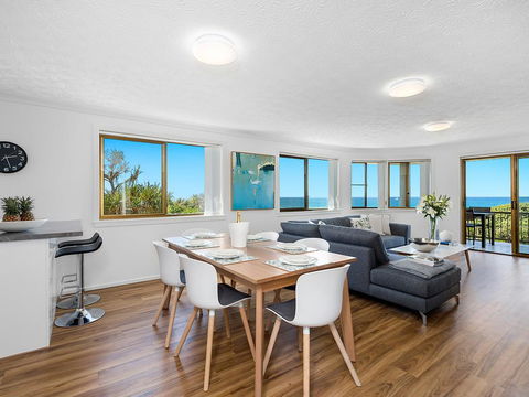 Shoreline Six With Ocean Views To See The Whales - Yamba Accommodation 3