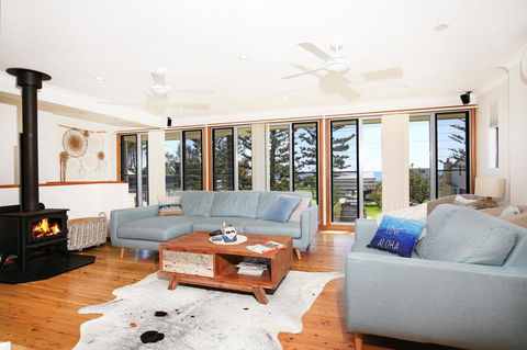 Shores - Pet-Friendly - 1 Min Walk To Beach - Yamba Accommodation 0