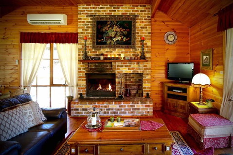 Silky Oak Cottage - Yamba Accommodation 1