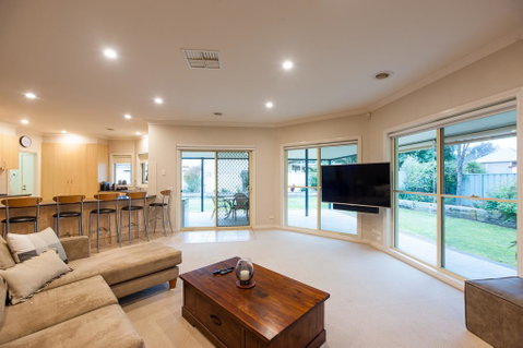 Simms Retreat - Yamba Accommodation 0