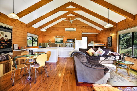 Siver Cabin - Yamba Accommodation 1