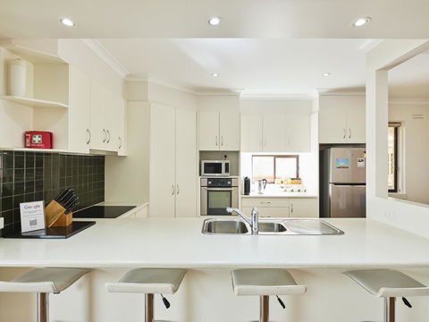 Skymirror Villa - Yamba Accommodation 1