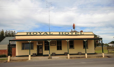 Snake Valley Hotel - Yamba Accommodation 1