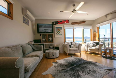 Snowy Mountains Townhouse - Yamba Accommodation 2