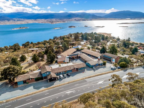 Snowy Valley Jindabyne - Yamba Accommodation 0