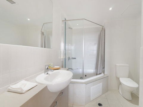Soho - Ettalong Beach Resort - Yamba Accommodation 1