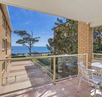 South Pacific Unit 6 Amazing unit opposite the beach. - Yamba Accommodation