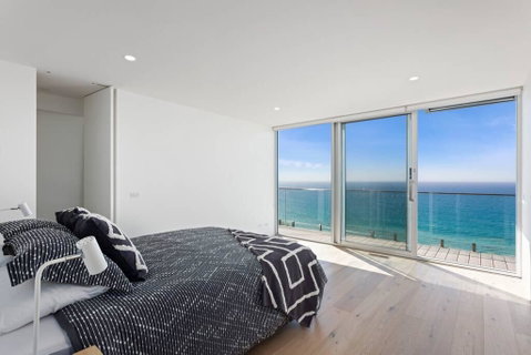 Southpoint -Brand New Home, Oceanfront Views - Yamba Accommodation 3