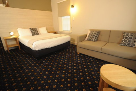 Sovereign Hill Hotel - Yamba Accommodation 2