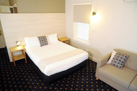 Sovereign Hill Hotel - Yamba Accommodation 1