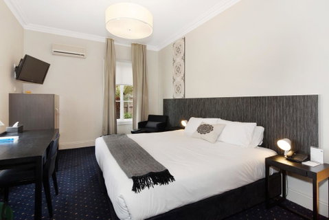 Sovereign Hill Hotel - Yamba Accommodation 0
