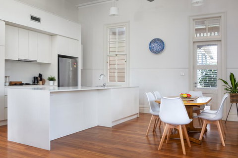 Spacious 2-bed, 2-bath Home With Parking And Balcony - Yamba Accommodation 1