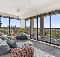 Spacious and Sunny Modern Apartment with City View