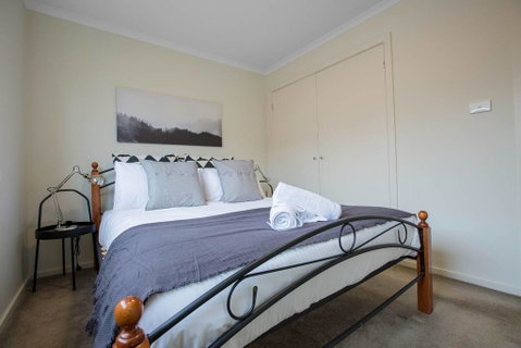 Spacious Lovely 5Beds Home@Point Cook - Yamba Accommodation 2