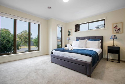 Spacious Lovely 5Beds Home@Point Cook - Yamba Accommodation 1