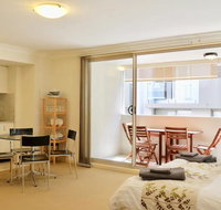 Spacious Studio by the Beach in Manly - Yamba Accommodation