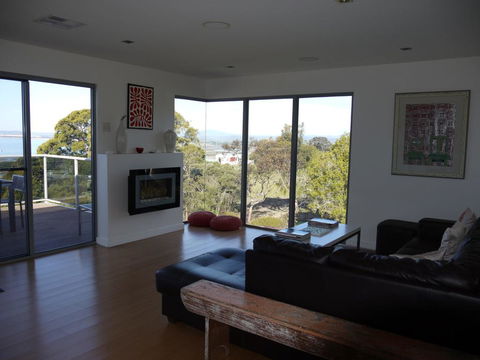 Spectacular Holiday Living - Yamba Accommodation 3