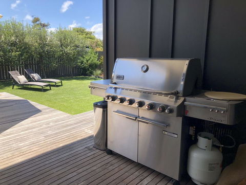 Spray Point Beach House: Entertaining Deck - Yamba Accommodation 3