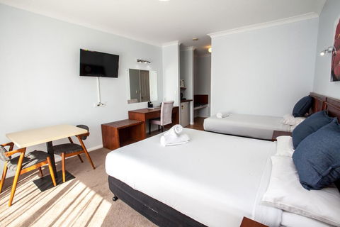 Springwood Motor Inn - Yamba Accommodation 0