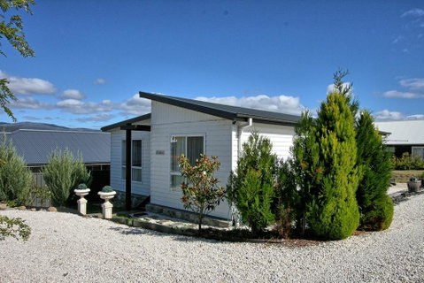 St Helena's 5 Twynam Street, Jindabyne NSW 2627 - Yamba Accommodation 0