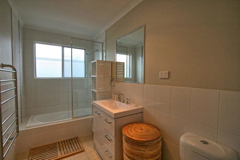 St Helena's 5 Twynam Street, Jindabyne NSW 2627 - Yamba Accommodation 3