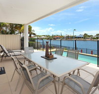 St Lucia 11 - 4 BDRM Canal Home with Pool - Yamba Accommodation
