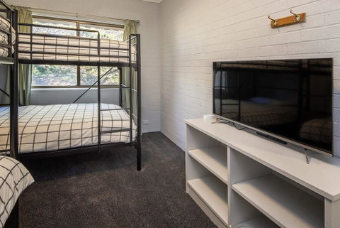 St Moritz 11 - Yamba Accommodation 3