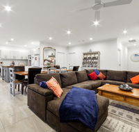 StayCentral - Rosanna Luxurious Mansion - Yamba Accommodation