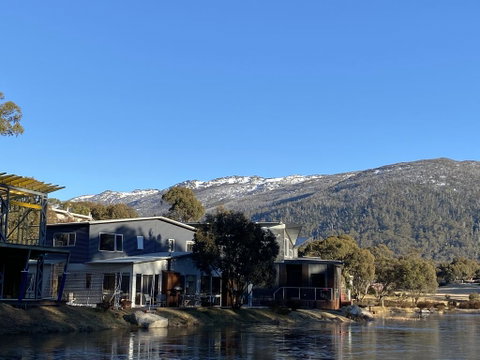 Stillwater Chalet A- Lake Crackenback - Yamba Accommodation 2