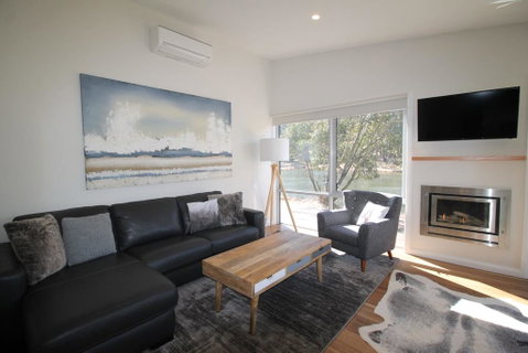 Stillwater Chalet B- Lake Crackenback - Yamba Accommodation 0