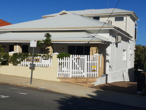 Stirling Apartments - Studio 2 - Yamba Accommodation 1