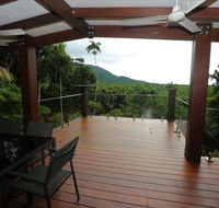 Stonewood Views - Yamba Accommodation