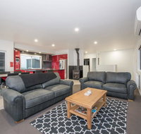 Stratton Summit 4- Modern sophisticated style with lake and mountain views - Yamba Accommodation