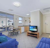 Stylish Comfortable 2 bdrm Glenelg North - Yamba Accommodation