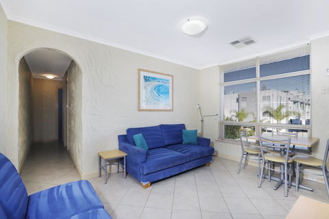 Stylish Comfortable 2 Bdrm Glenelg North - Yamba Accommodation 2