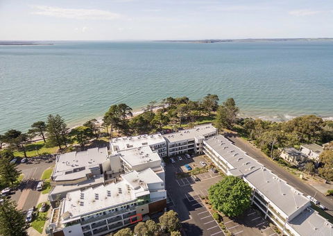 Stylish Island Getaway - BEACHFRONT APARTMENT - Yamba Accommodation 0