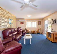 Stylish Unit Opposite Foreshore - Sylvan Beach Esp Bellara - Yamba Accommodation