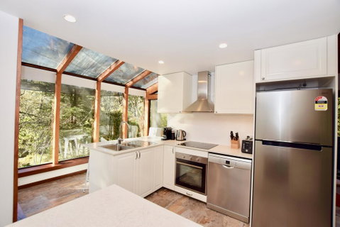 Sublime Cedar Lodge Leura - Yamba Accommodation 1