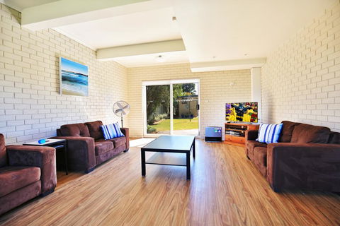 Summer Sands - Pet Friendly - Yamba Accommodation 2