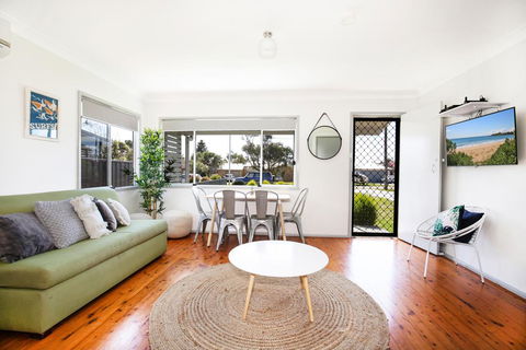 Sun Shack @ Culburra - Pet Friendly - 3 Mins To Beach - Yamba Accommodation 0