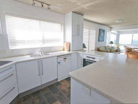 Suncrest 3 - Yamba Accommodation 3