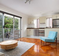 Sunlit Bondi Beach Apartment With Balcony Parking - Yamba Accommodation