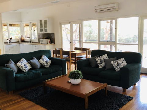 Sunny Corner Lake Eildon - Yamba Accommodation 2
