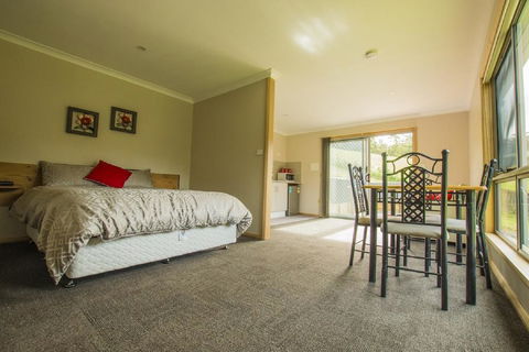 Sunny Gum - Yamba Accommodation 3